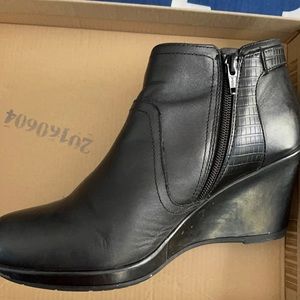 Clarks Camryn Rose Black Leather Boots
